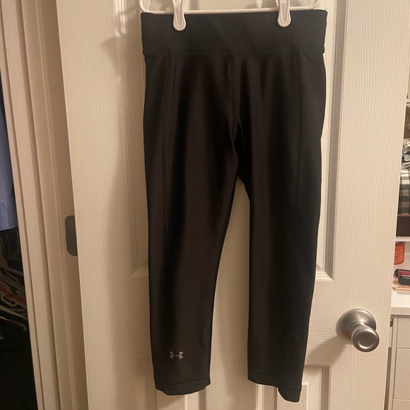 Black under armour capris, excellent condition, small - Picture 1 of 4